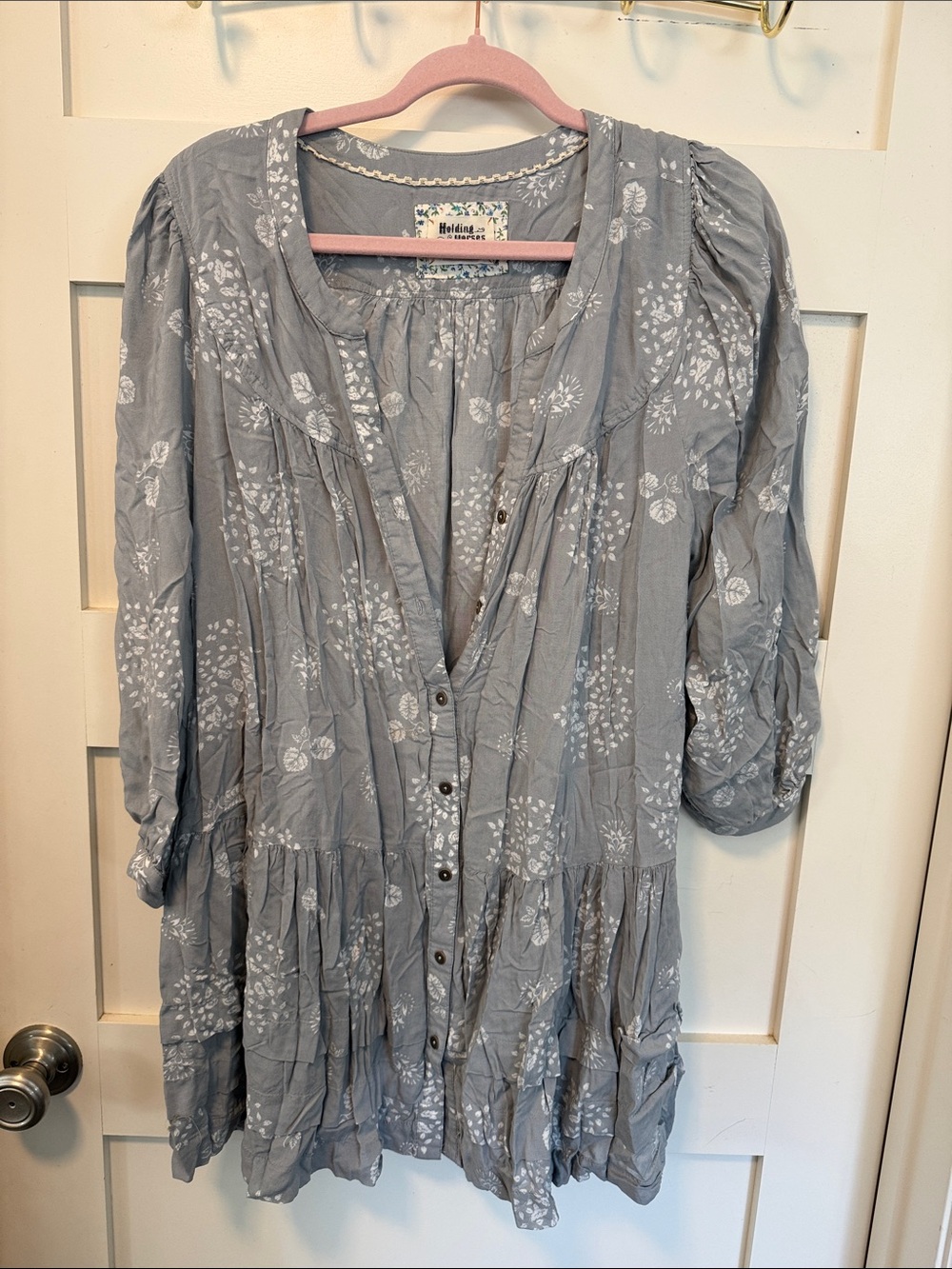 Anthropologie Holden Light Gray Floral Button-Front Tunic with pockets